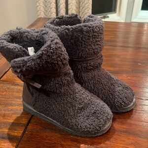 Essentials by Muk Luks Booties size 7W
